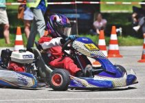 Pratique du karting : équipement indispensable et précautions